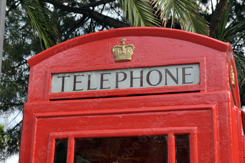 Fotografía Parte alta di una classica cabina telefonica londinese