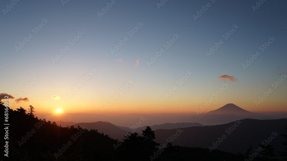 Obraz premium 千枚岳からの富士山と朝日