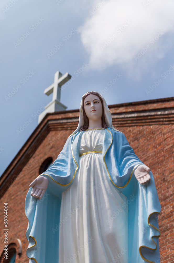 Fototapeta premium Blessed Virgin Mary statue in Kurosaki Church (黒崎教会堂マリア像)