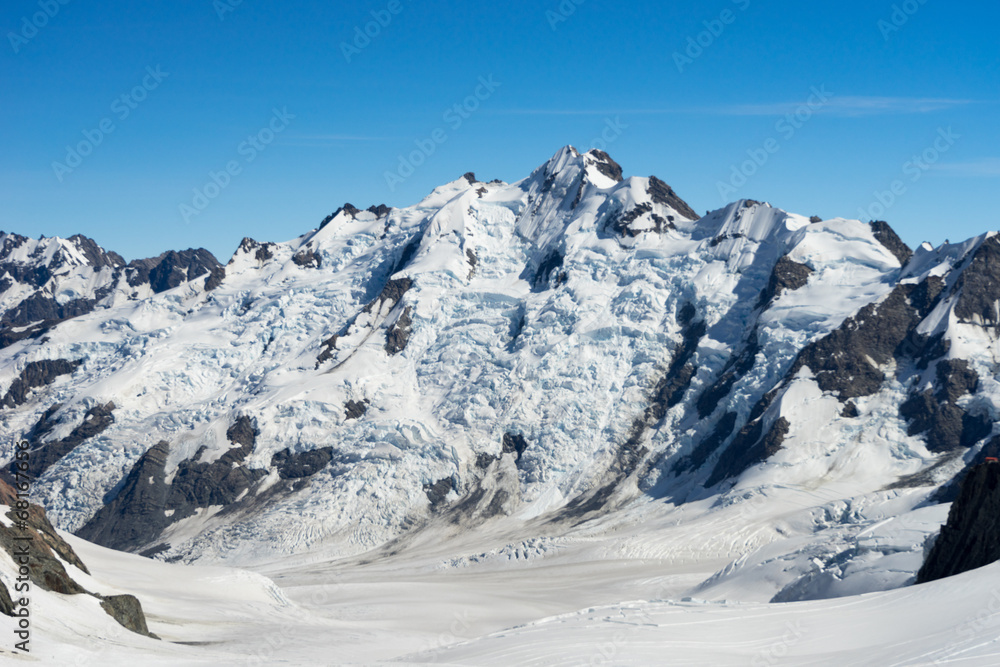 Naklejka premium Snowy mountains