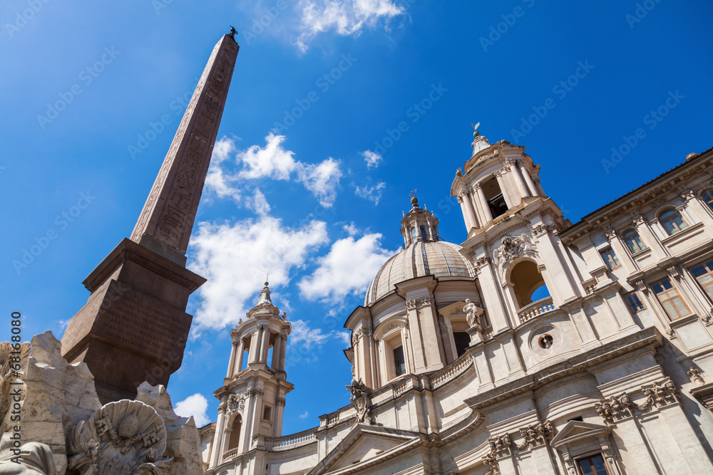Brunnenanlage mit Obelisk auf der Piazza Navona in Rom