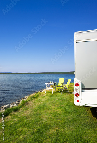 Reisemobil am See