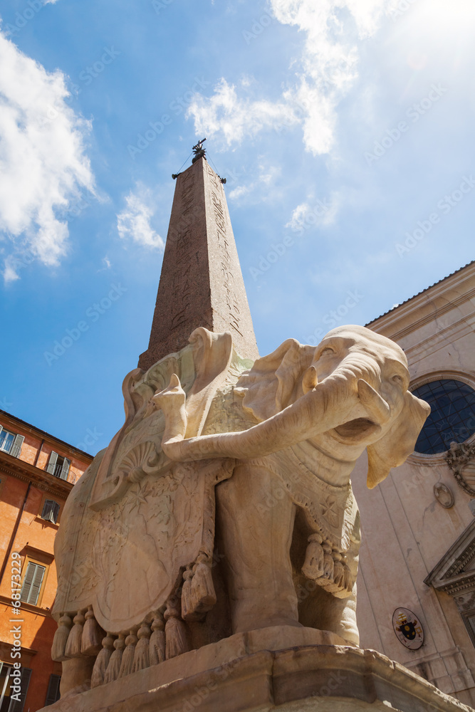 Elefant mit Obelisk auf der Piazza della Minerva in Rom