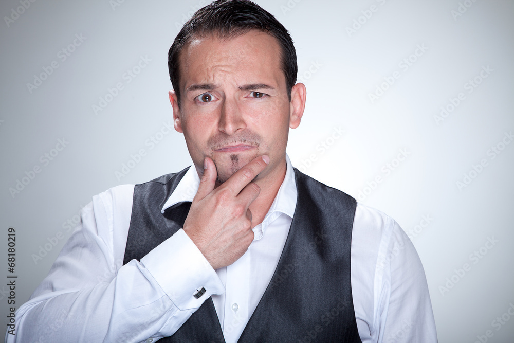 Model Business Mann skeptisch Nahaufaufnahme Model Business Mann skeptisch Nahaufaufnahme