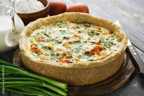 Quiche pie with fish and nettles