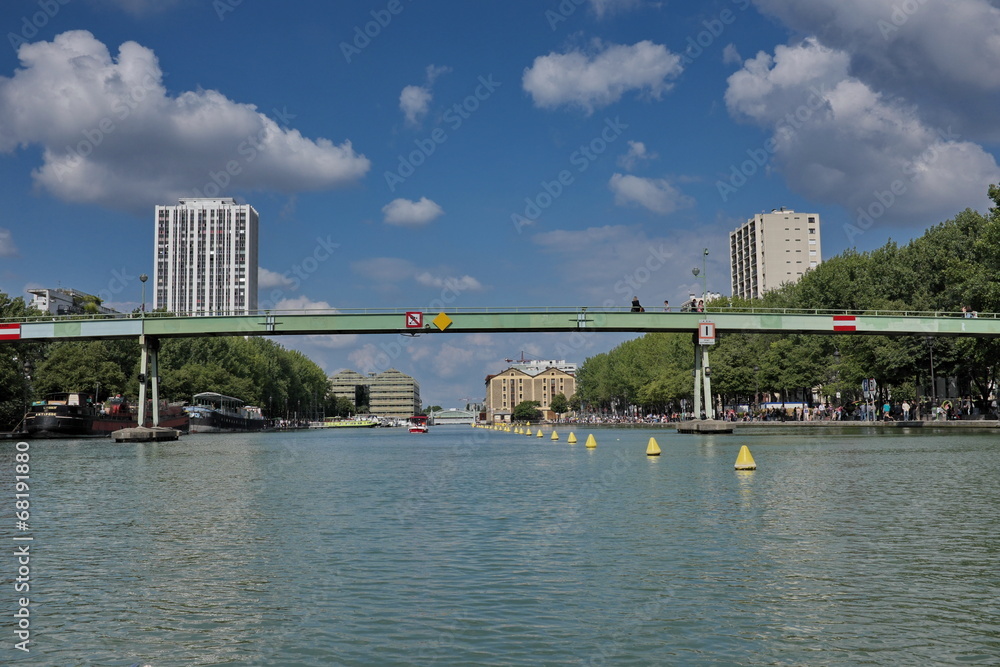 Obraz premium Canal parisien