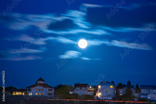 Moon over the town © Pavlo Vakhrushev