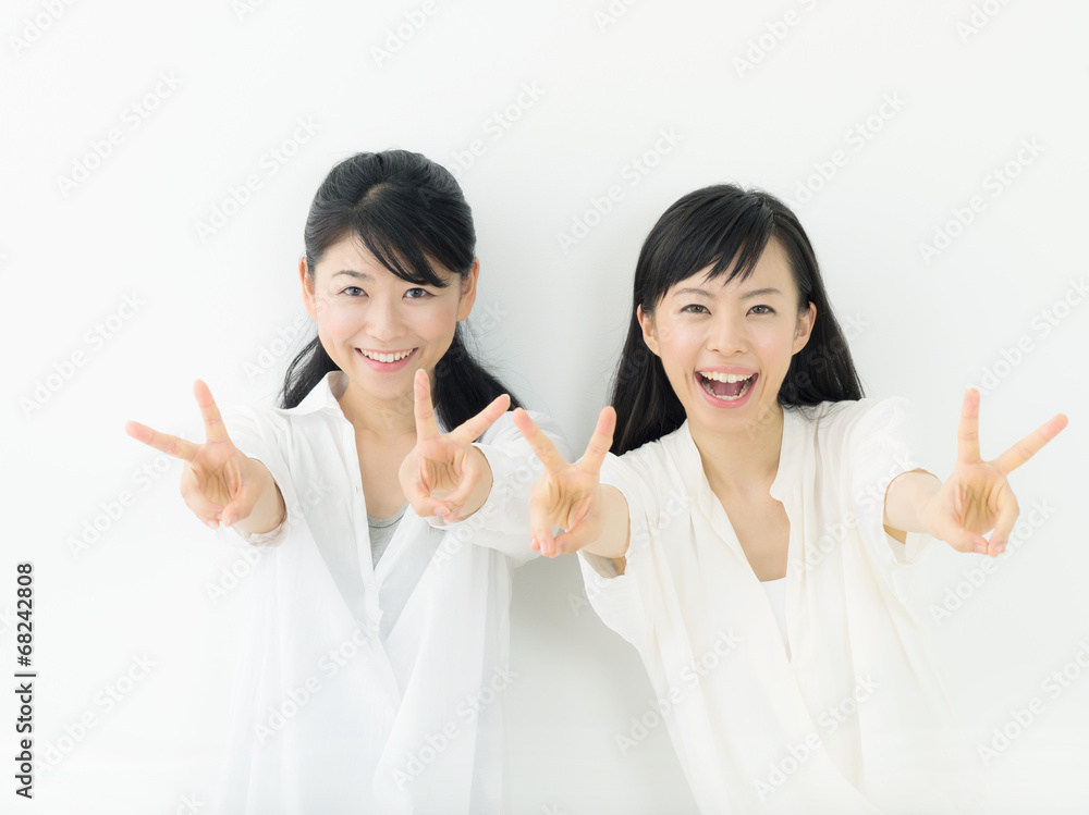 ピース 二人の若い女性 Stock 写真 Adobe Stock