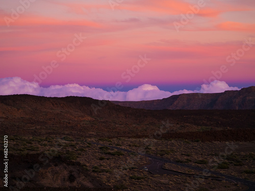Abenddämmerung in der Caldera um Vulkan Teide auf Teneriffa