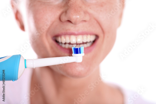 Zahnpflege mit der elektrischen Zahnbürste