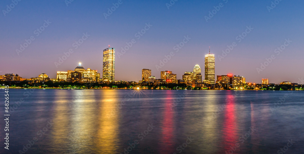 Naklejka premium Skyline of Boston at dusk