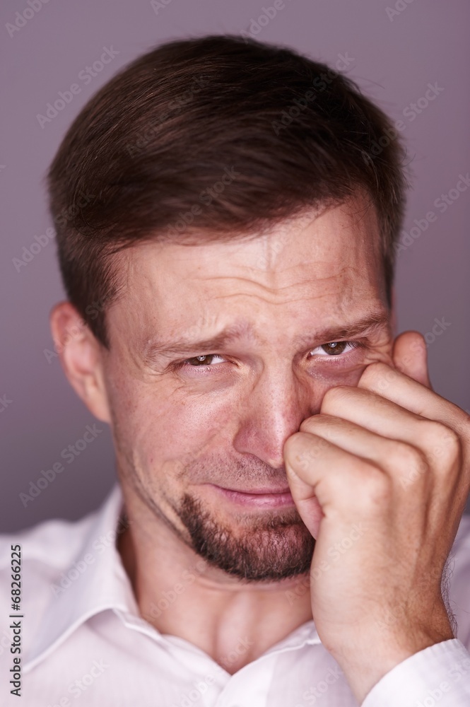 Obraz premium Man crying