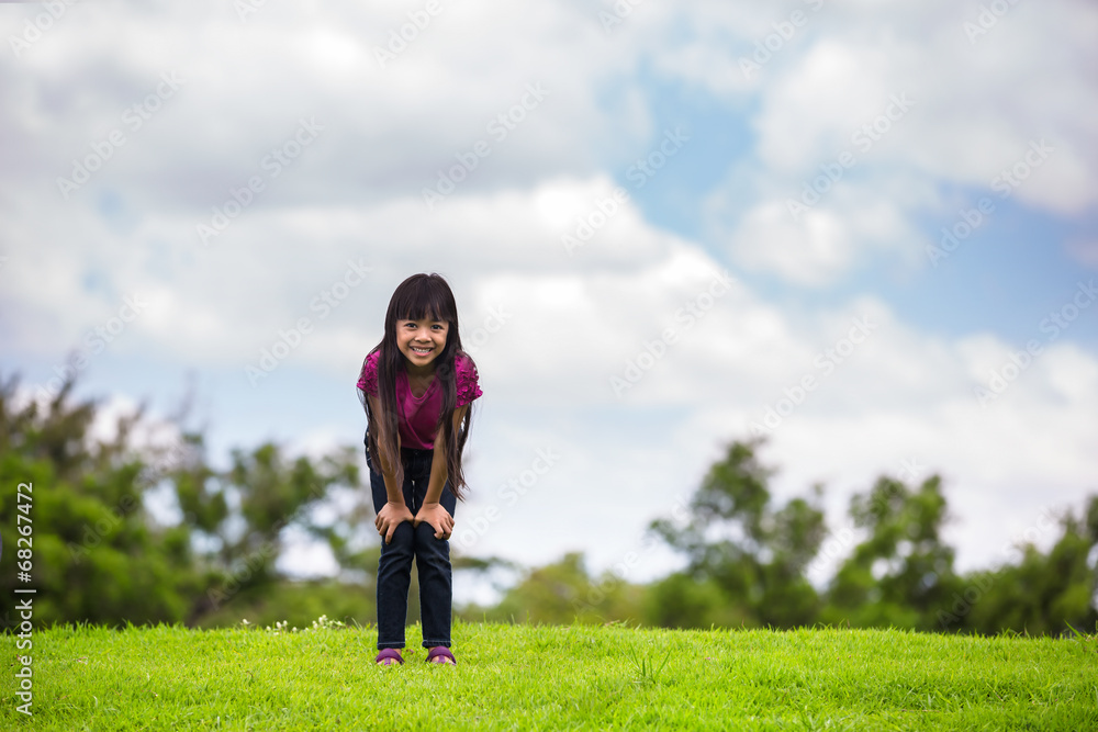 Fototapeta premium Smiling little girl