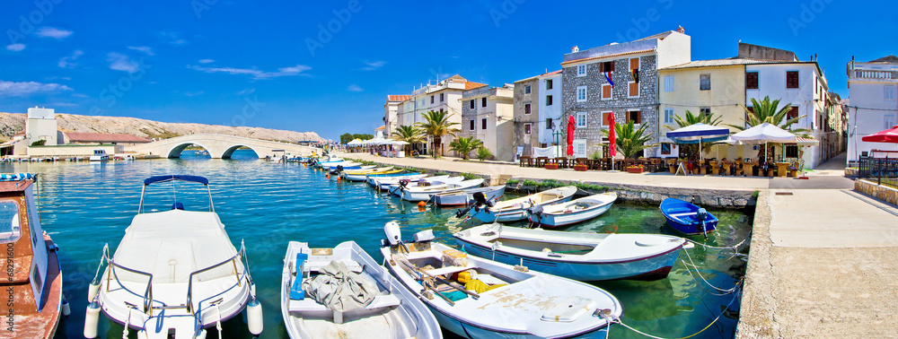 Fototapeta premium Island of Pag waterfront panorama