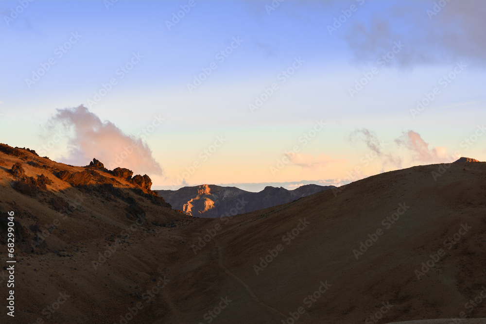 Abenddämmerung am Vulkan Teide auf Teneriffa