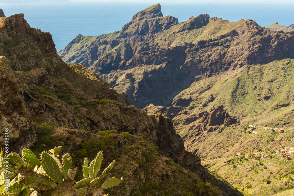 Blick über Masca auf Teneriffa zum Atlantik und La Palma