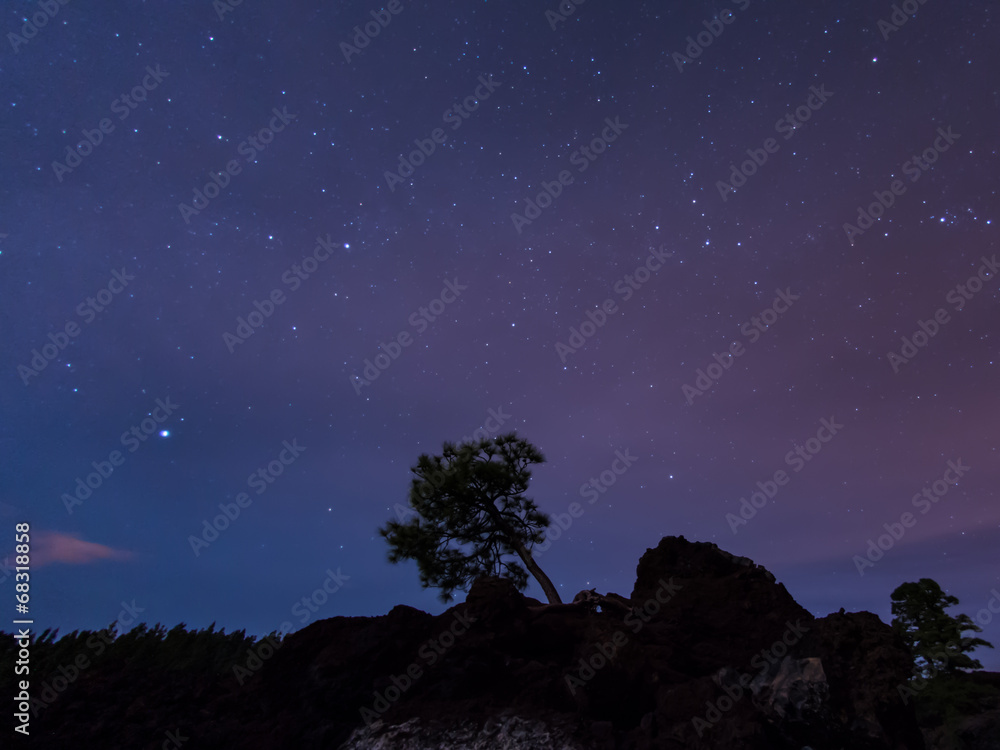 Nachthimmel über dem Teide Nationalpark auf Teneriffa Nachthimmel über dem Teide Nationalpark auf Teneriffa