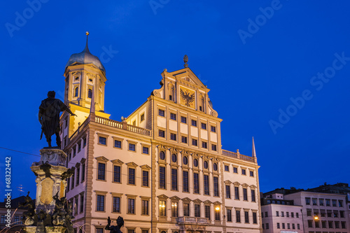 Rathaus in Augsburg bei Nacht