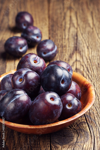Wallpaper Mural Plums in bowl Torontodigital.ca