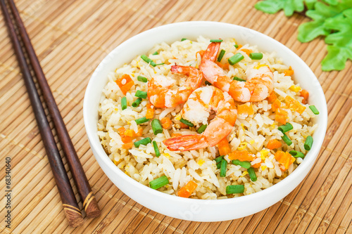 Fried rice with shrimp in bowl