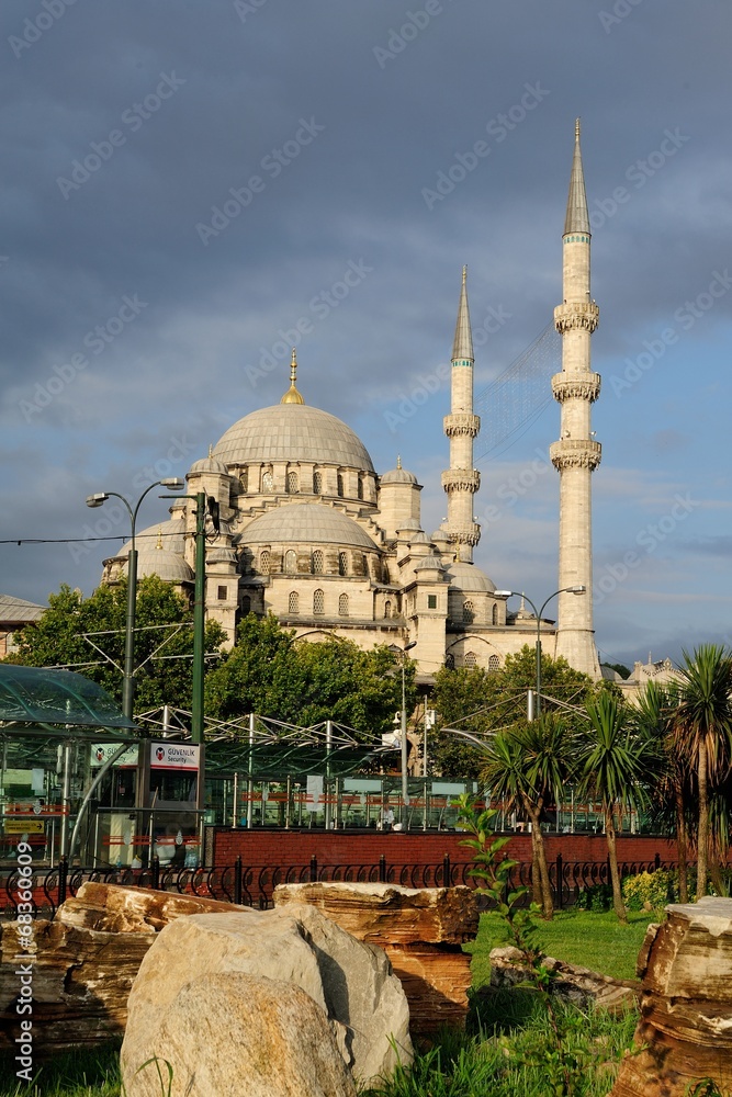 Naklejka premium Yeni Camii- New Mosque in Istanbul-Eminonu