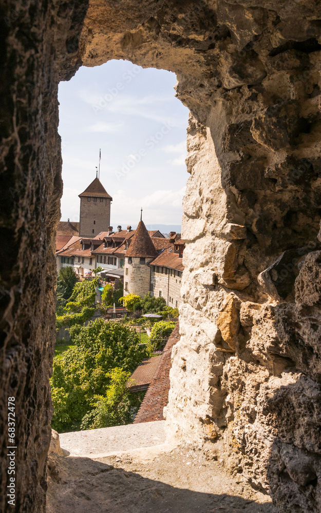 Murten, Altstadt, historisches Schloss, Steinmauer, Schweiz