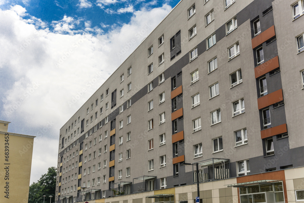 Sanierter Plattenbau