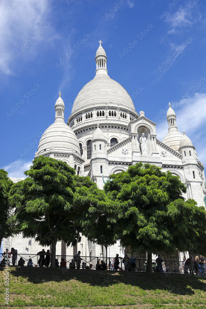 ［PARIS］快晴青空と緑のパリモンマルトルの丘、サクレ・クール寺院［Basilique du Sacré-Cœur］276