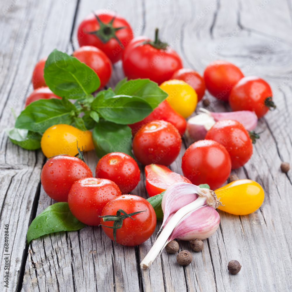Group of fresh tomatoes Group of fresh tomatoes