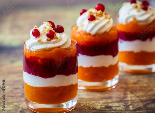 Fotografía Pumpkin and cranberry dessert