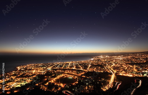 Vue aérienne de Saint-Denis à l'aube, La Réunion.