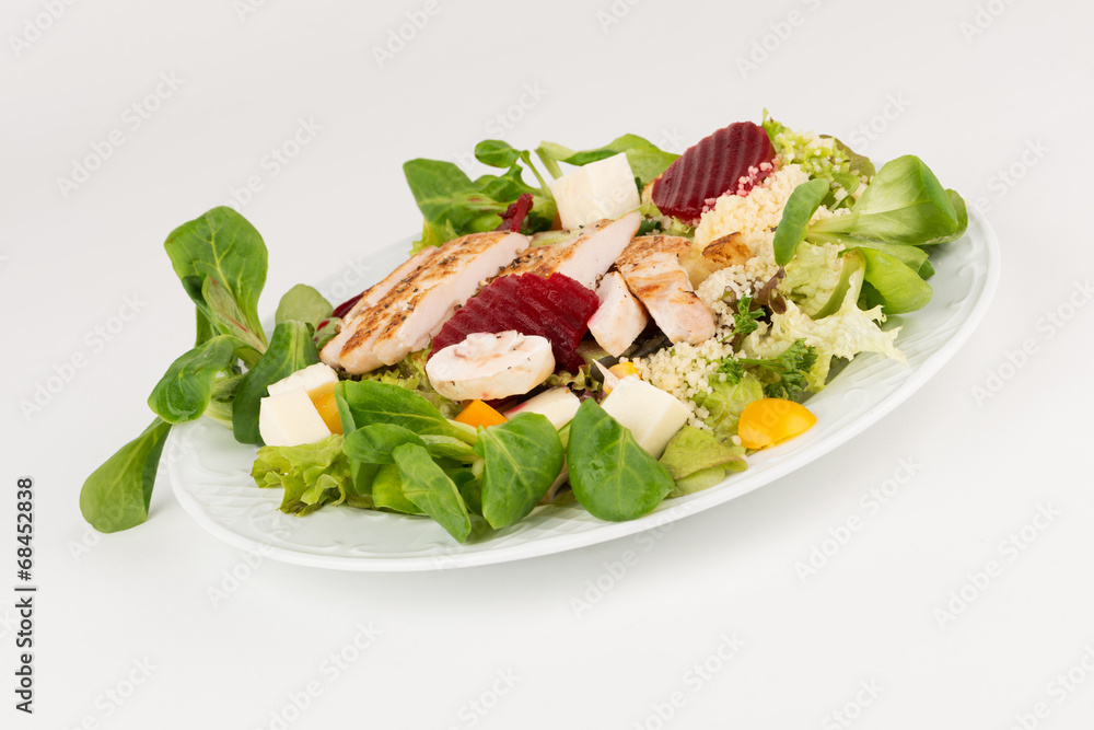 Salat mit Hähnchenbruststreifen Salat mit Hähnchenbruststreifen