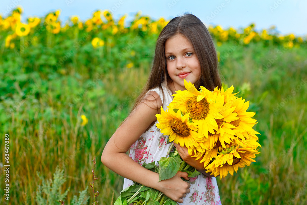 girl with yellow on green a meadow, emotions, lifestyle girl with yellow on green a meadow, emotions, lifestyle