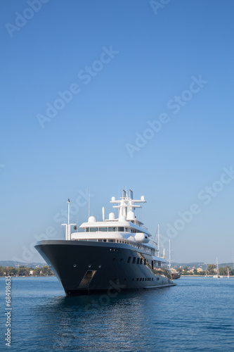 Traumschiff: megagroße Luxusyacht - Wohlstand der Millionäre © Jeanette Dietl