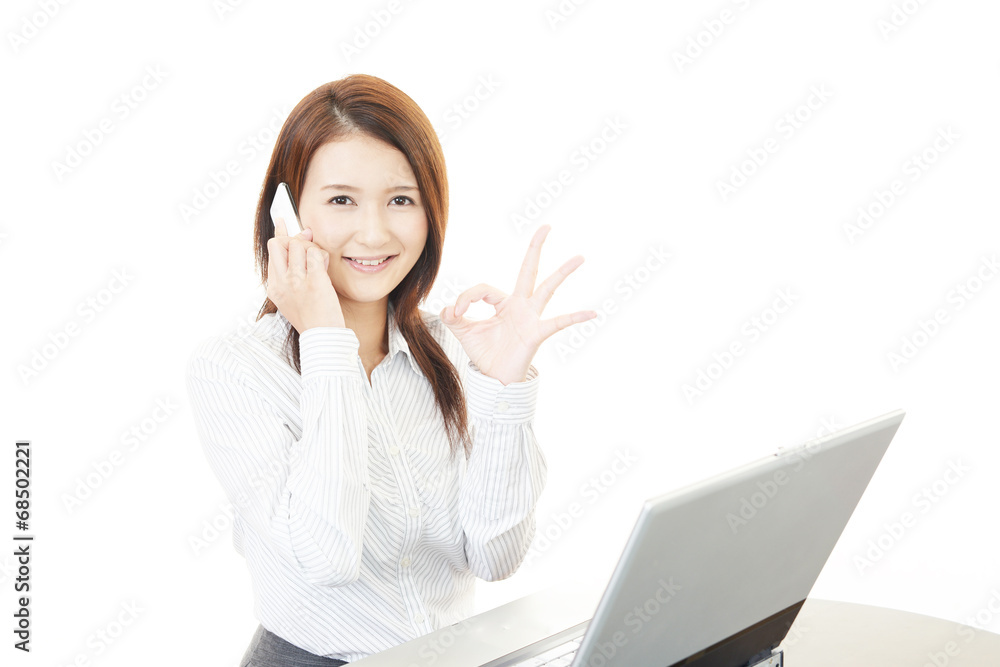 ガッツポーズのOL ガッツポーズのOL