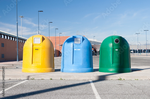 Garbage containers