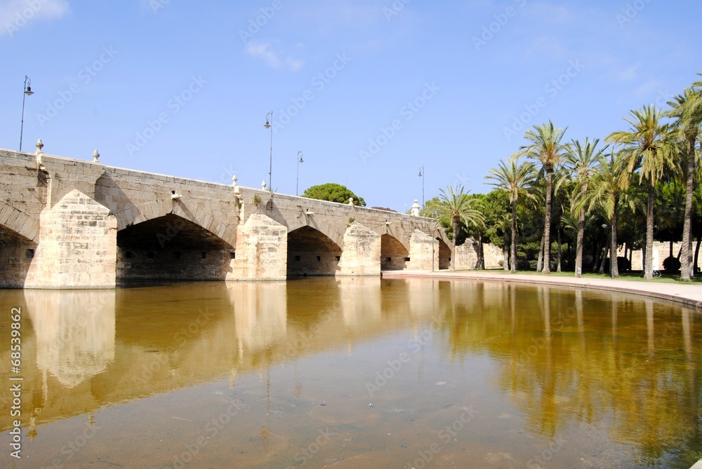 Puente sobre el río de Turia Valencia Puente sobre el río de Turia Valencia