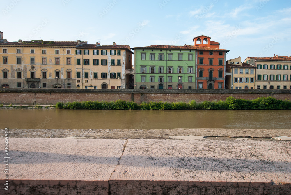 Veduta dei Lungarno Gambacorti di Pisa, Italia