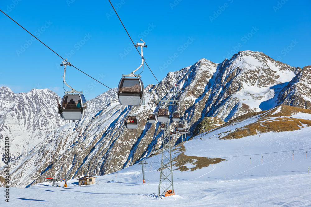 Mountains ski resort - Innsbruck Austria Mountains ski resort - Innsbruck Austria