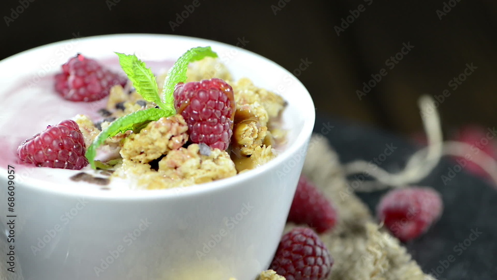 Raspberry Yogurt (loopable video) Raspberry Yogurt (loopable video)
