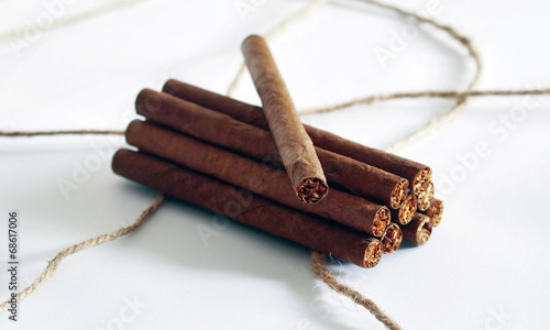 Zigarillos mit Strick