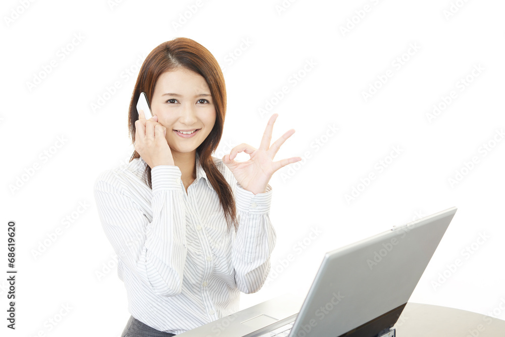 ガッツポーズのOL ガッツポーズのOL
