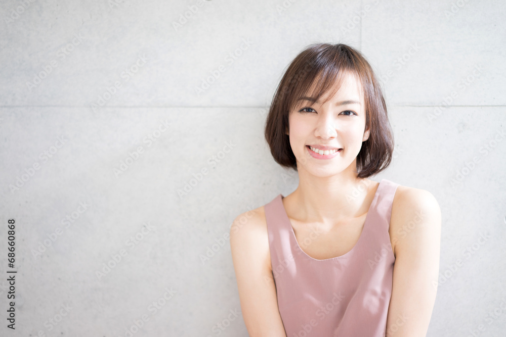 笑顔の女性 笑顔の女性