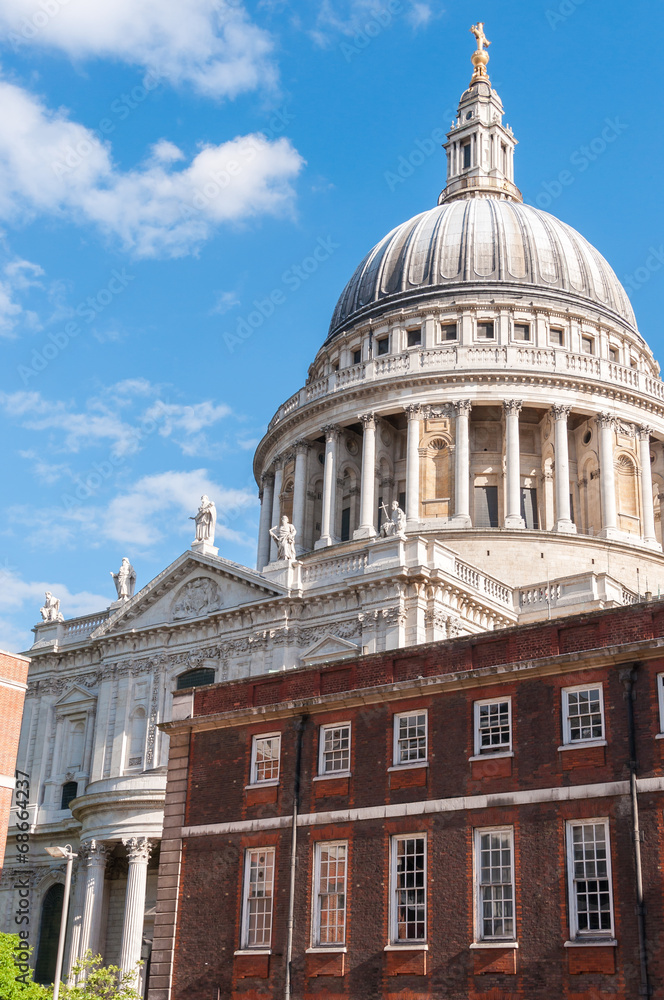 Obraz premium St Pauls cathedral dome