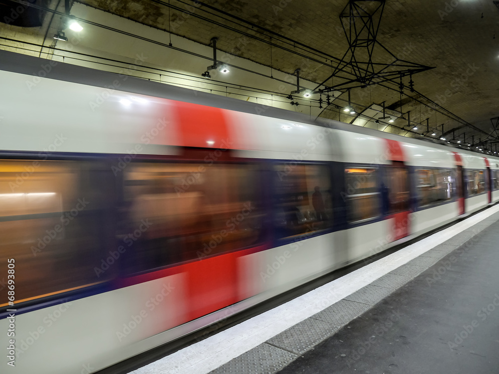 Obraz premium Parisian subway