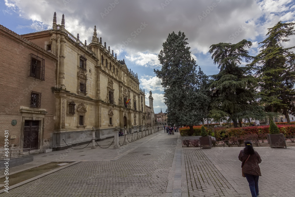 streets and old buildings of the town of Alcala de Henares, Spai