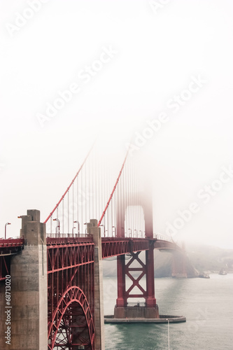 Obraz na płótnie Golden Gate Bridge in Fog w salonie