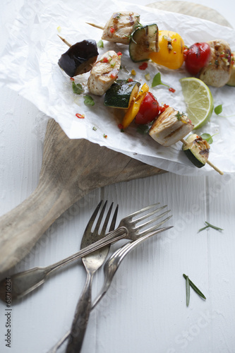 Savory halloumi kebabs with bell pepper