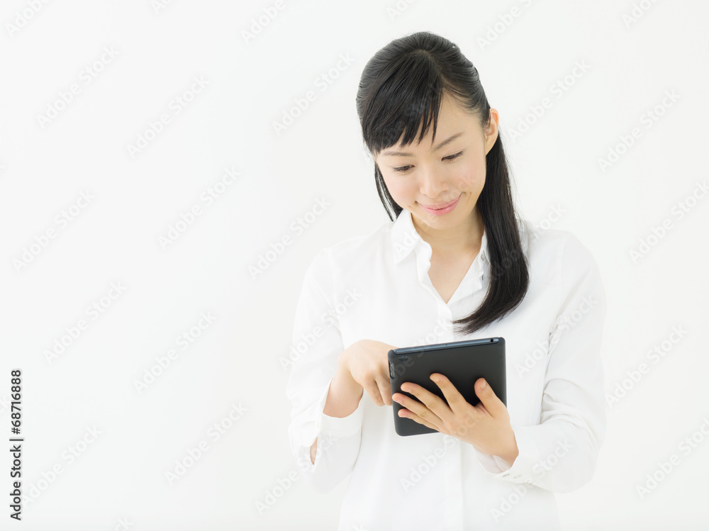 タブレット・若い女性 タブレット・若い女性