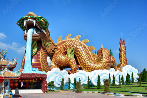 Valokuva Dragon statue at Supanburi, Thailand